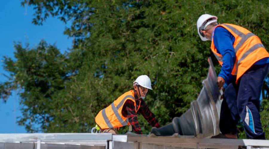 Professional gutter cleaning in Hoople, ND